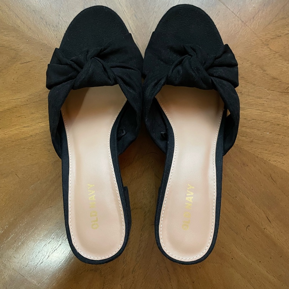 Old Navy Black Knotted Slide On Heels